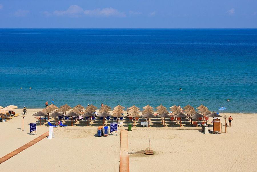 Hotel Grekas Neoi Poroi Exterior photo